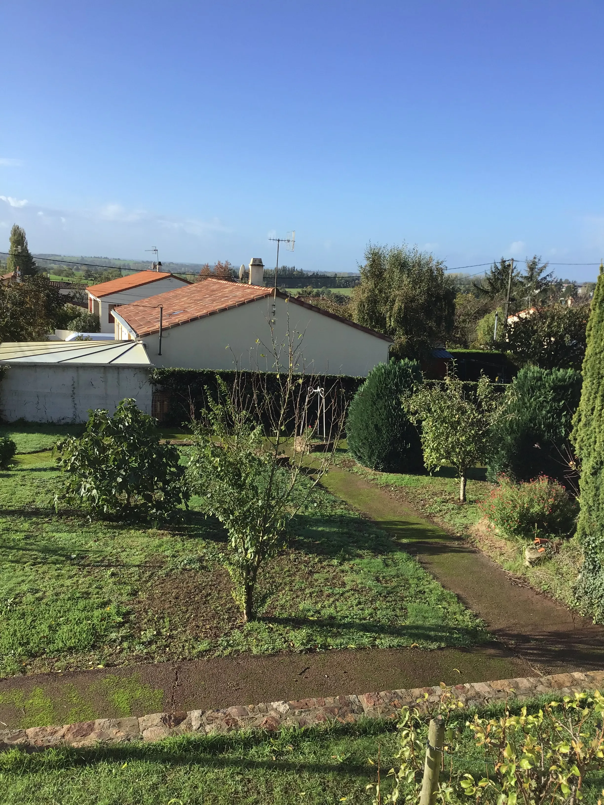Le jardin et la vue sur la campagne vendéenne